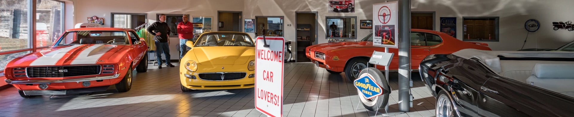 Duffy's Classic Cars showroom
